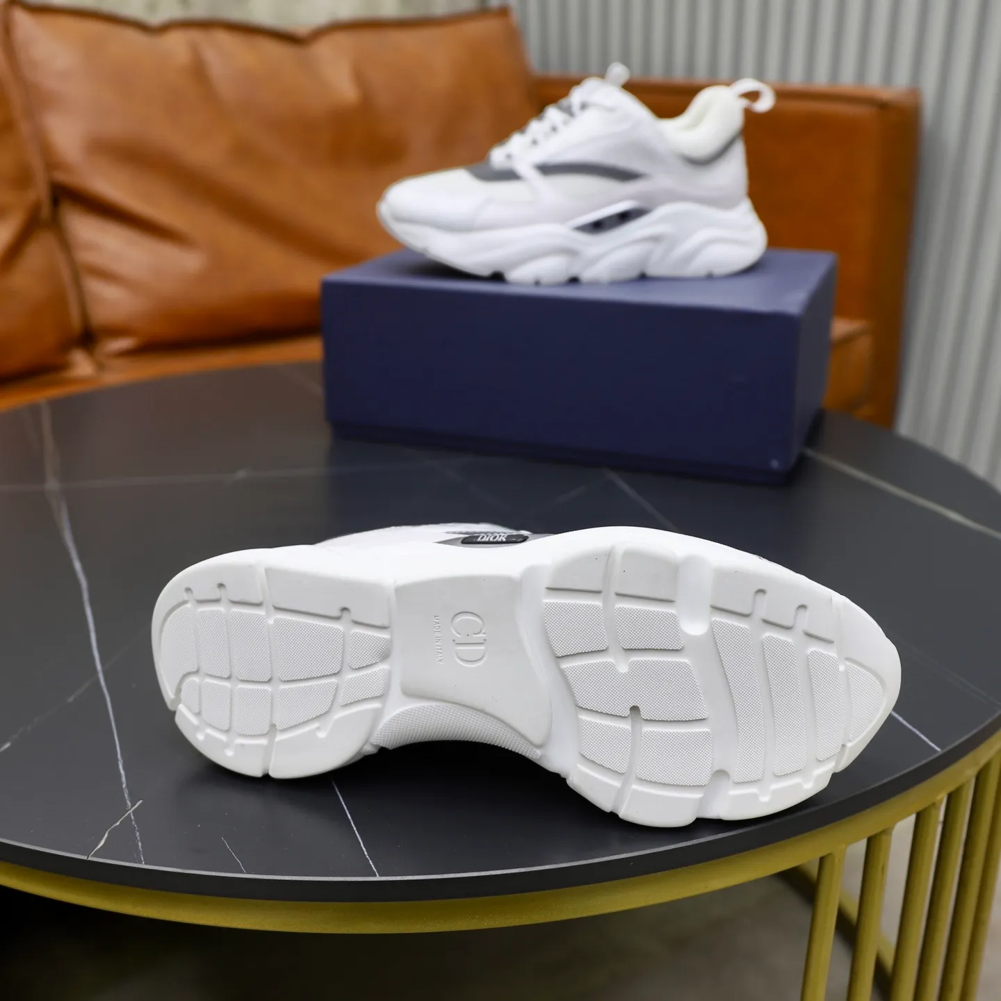 Ex-factory price: 500💰🙅‍♂️🙅‍♂️🙅‍♂️ Brand: Dior DIOR Standard code: 38-44 (45, 46 customized) Grade: Same as the official website Material: Original leather splicing Comfortable and breathable lining Original wear-resistant outsole Style category: Men's fashionable casual shoes Running sneakers Noble luxury brand elements Top luxury Color: actual picture color